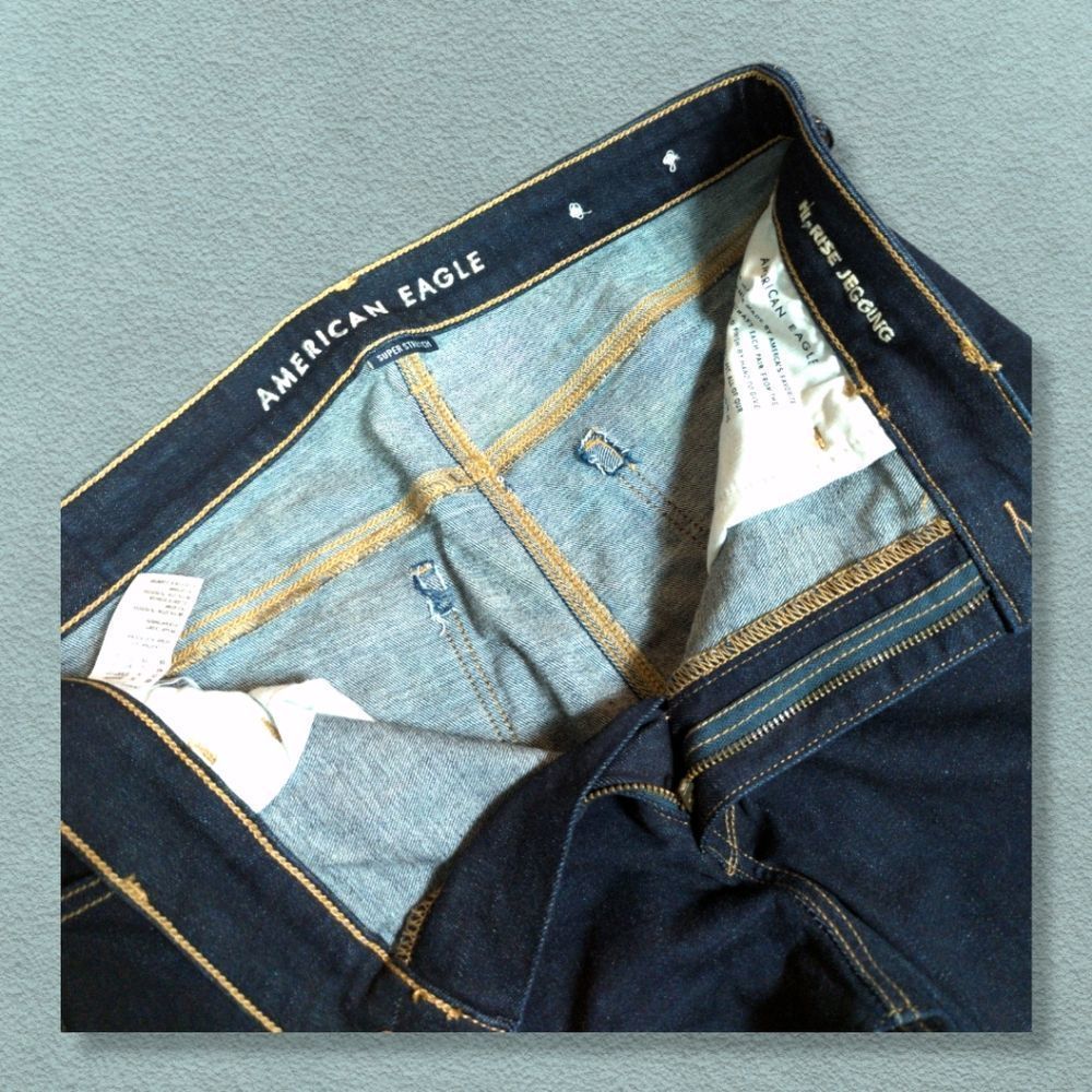 AMERICAN EAGLE HI RISE JEGGING JEANS - Picture 2 of 3